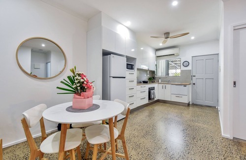 Malak Apartment | Ultra modern Unit with Pool