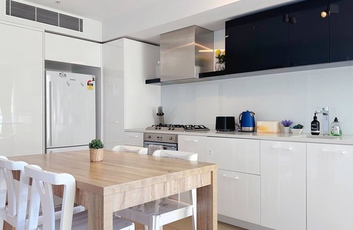 Melbourne Central Business District Apartment | Unblocked CT View/Melbourne CBD/Luxury Shop Street