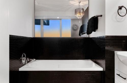 Labrador Apartment | Unique Designer Stay at The Grand by the Beach
