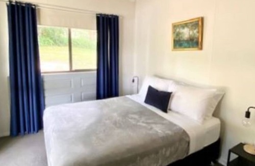 Woombye Cottage | Unique Shed 2 bedrooms and open plan living