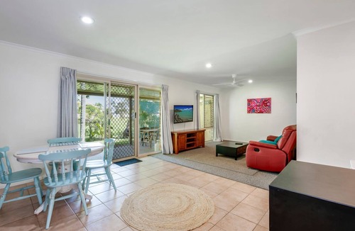 Bargara Apartment | Unit 13 Lakeview Park Bargara