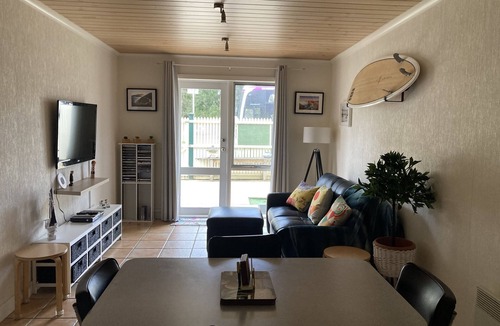 Lorne Apartment | Unit 2 Cora- Lynn 22-28 Mountjoy Parade