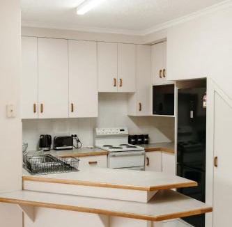 Allenstown Apartment | Unit 2, Rocky CBD