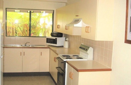 Scotts Head Apartment | Unit 2, Scotts Head Beach Apartments