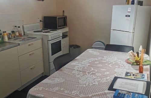 Kimba Apartment | Unit 3 - pet friendly Fully facilitated apartment.