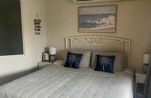 Alexandra Headland Apartment | Unit 306 - Alexandra Headlands Beach