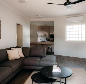 Allenstown Apartment | Unit 4, Rocky CBD