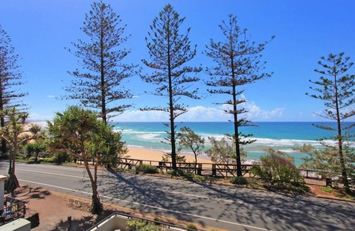 Coolum Beach Apartment | Unit 4 The Rocks
