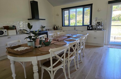 Gloucester House | Unwind at new and beautiful Blue Wren Hill