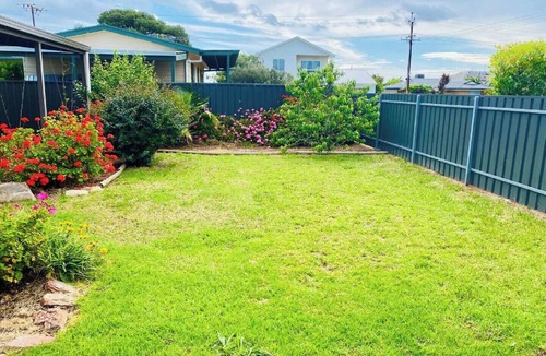 Port Willunga House | Unwind @ Retro-Vibe Pet Friendly