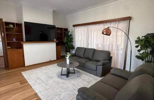 Bunbury House | Upper Esplanade Oceanview Escape