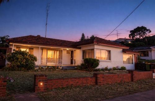 Bunbury House | Upper Esplanade Oceanview Escape