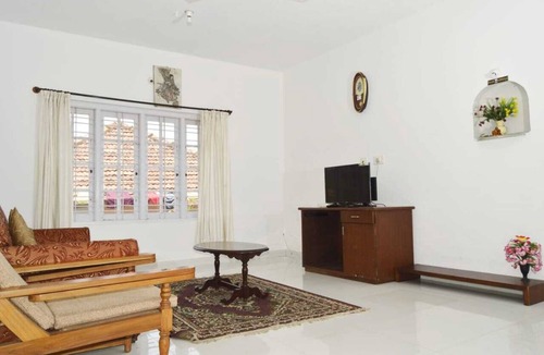 Katakeri Rural House | UPPER LEVEL of HOUSE in RANGE VIEW homestay (2BR + STUDIO)