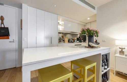Collingwood Apartment | Urban Escape on Smith Street with Balcony & Parking