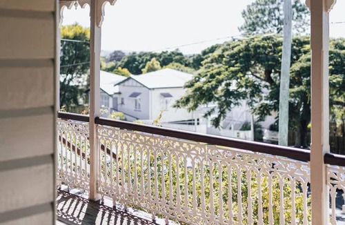 Eastern Heights House | Urban Getaway Ipswich Colonial 6 bed 3 bath