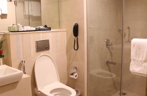 Iyyappanthangal Hotel | V 7 HOTEL