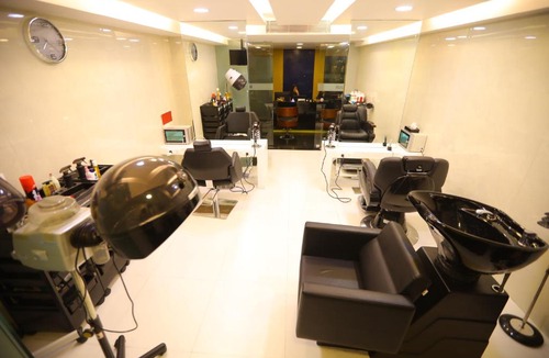 Iyyappanthangal Hotel | V 7 HOTEL