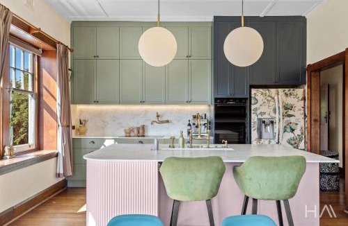 East Launceston House | Vagabond s Rest