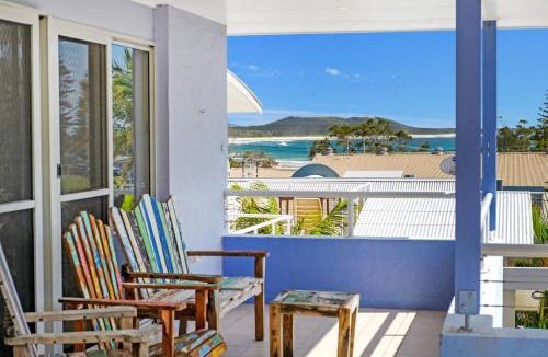 Crescent Head House | Vaka Malua 7 Scott Street