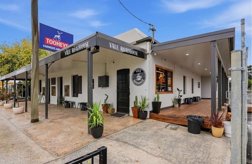 Perthville Apartment | Vale Road Studio Three - Coffee at your doorstep