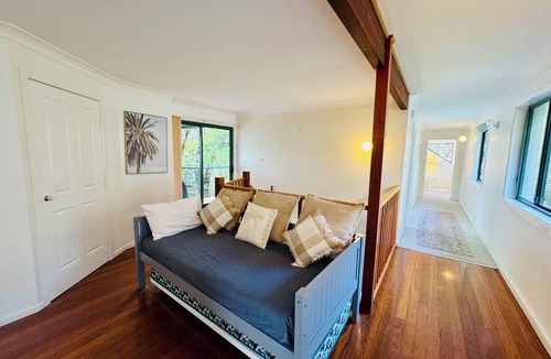 Valla Beach Cottage | Valla Beach Getaway - Ocean Views - 2 bed cottage - Pet Friendly - Walk to Beach