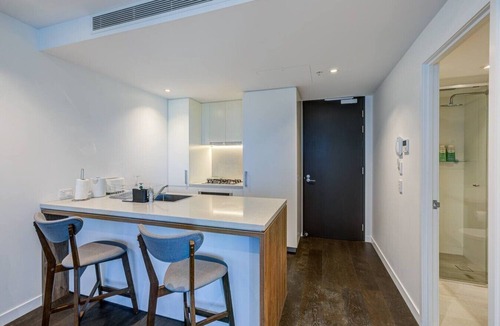 Fortitude Valley Apartment | Valley Lookout | Luxe 1BR + Rooftop Pool + Parking