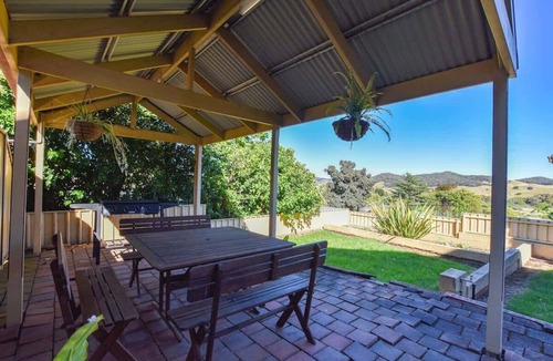 Myrtleford Apartment | Valley Views - Perfect Just for Couples