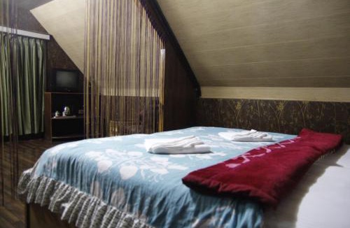 Kaluk House | Vamoose Mandarin Village Resort