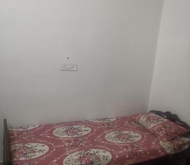 Varkala Hotel | Varkala Railview tourist home