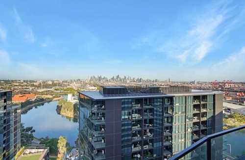 Footscray Apartment | Victoria Square - Central Footscray InnerUrban Apt