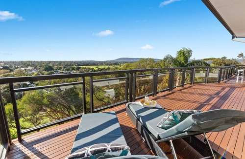 Tootgarook House | ViewHaven - Panoramic Bay View Accommodation