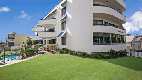 Bongaree House | Views, Pool, Air Conditioning in Bongaree