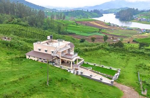 Ooty House | Vihani's Western Clouds Ooty by VOYE HOMES