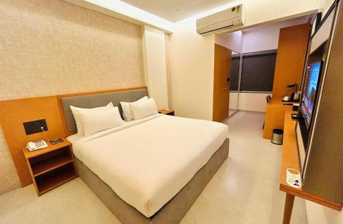 Jalna Hotel | Vijay Vilas Hotel