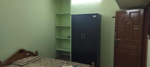 Sriperumbudur Hostel | Vikistays