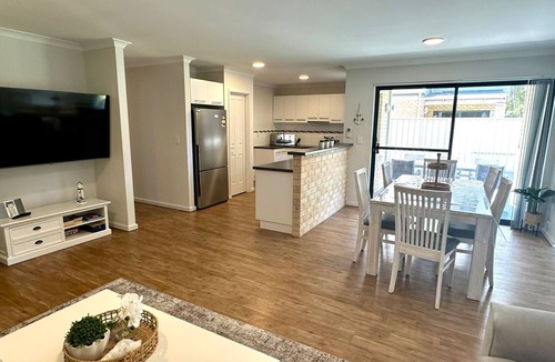 Dunsborough Villa | Villa 2 @ Dunsborough Villas