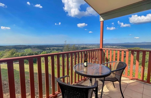 Mount View Villa | Villa 5 @ Bimbadeen Estate - Spa studio for 2 - Enjoy the best views in the valley