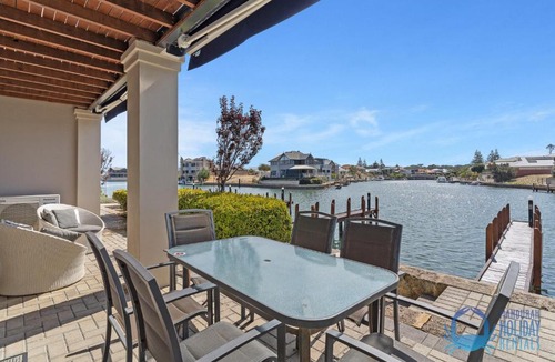 Halls Head Apartment | Villa 55 by the Waters Edge