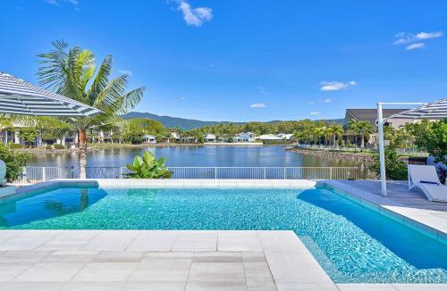 Trinity Beach House | Villa Aura - Private Pool - Lakefront & Near Beach