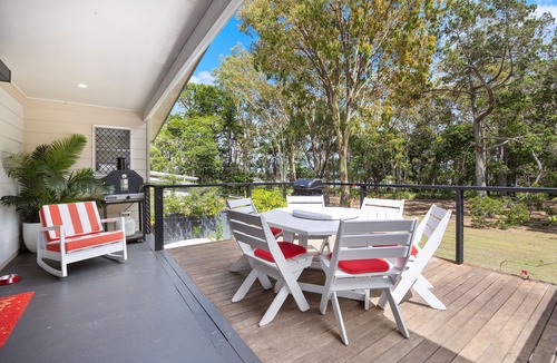 Toogoom House | Villa Beachside - On the beach, Air- conditioned and Pet Friendly