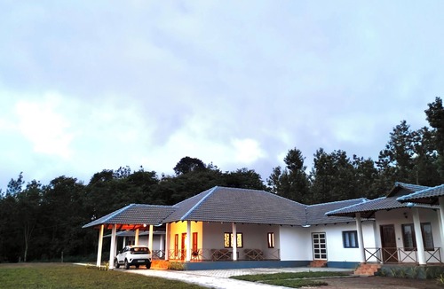Alur Bed & Breakfast | Villa Cabins with Cozy bed & breakfast in charming Sakleshpur