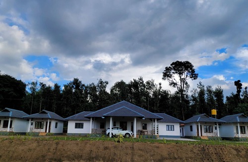 Alur Bed & Breakfast | Villa Cabins with Cozy bed & breakfast in charming Sakleshpur