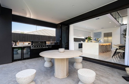 Mount Eliza House | Villa Capri | Luxe Modern by the Village