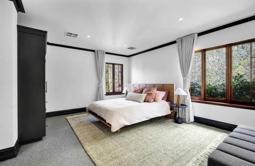 Riverside House | Villa Donini