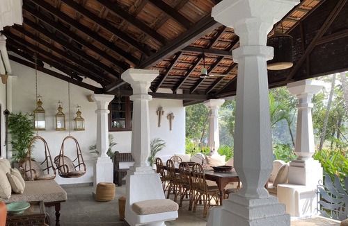 Parra Villa | VILLA LOU GOA Exclusive use Old Portuguese House 1903 with Pool
