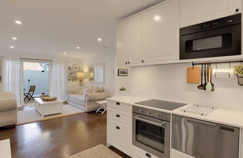 Corlette Villa | Villa Luna- just moments from the coastline, perfect for a couples’ getaway.
