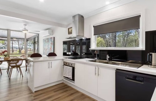 Tanunda House | Vineyard Accommodation – countryside escape