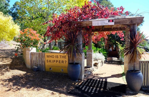 Henty Apartment | Vineyard Accomodation - Self Catering