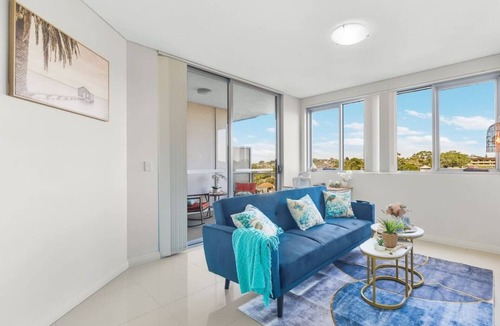 Canterbury Apartment | Vivid Unit Next to Campsie 6 mins to train station