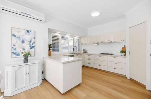 Mount Pleasant House | Wake Up on the River! Absolute Waterfront | Sleeps 6 | 3x2 + Garage
